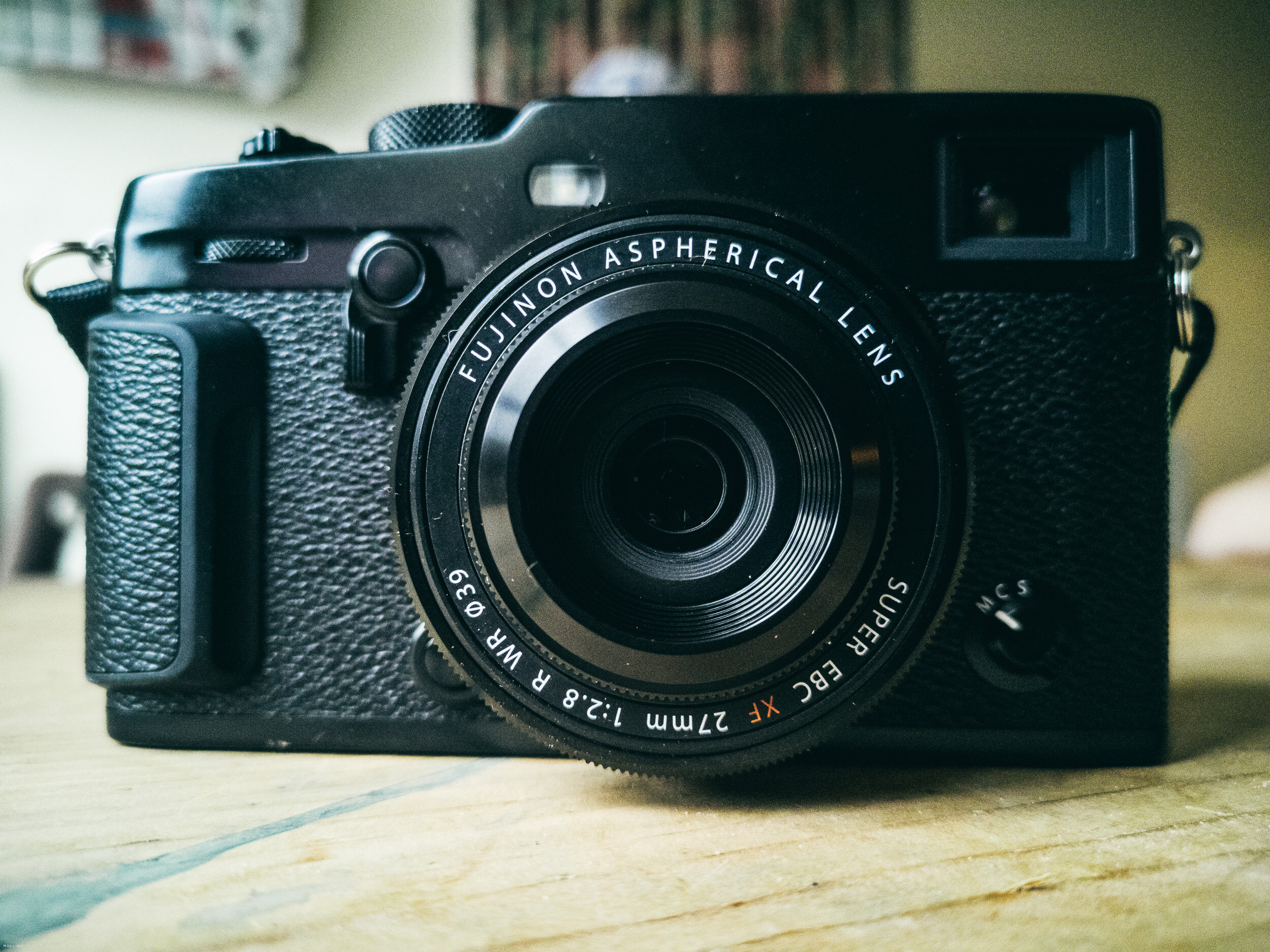 捧呈 フジフイルム FUJIFILM XF 27mm F2.8 R WR 交換レンズ